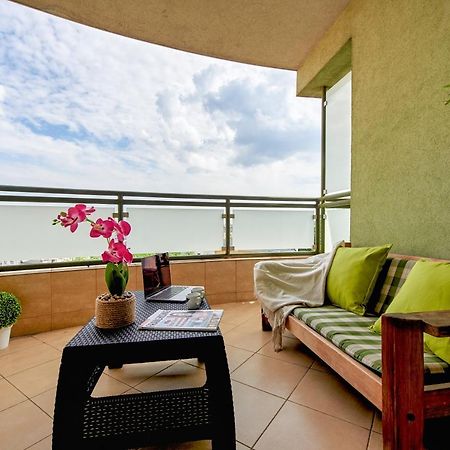 Family Apartment With A Terrace On Aleje Jerozolimskie Varşovia Exterior foto