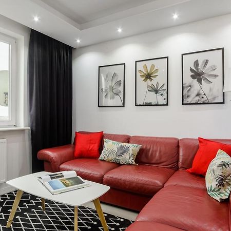 Family Apartment With A Terrace On Aleje Jerozolimskie Varşovia Exterior foto