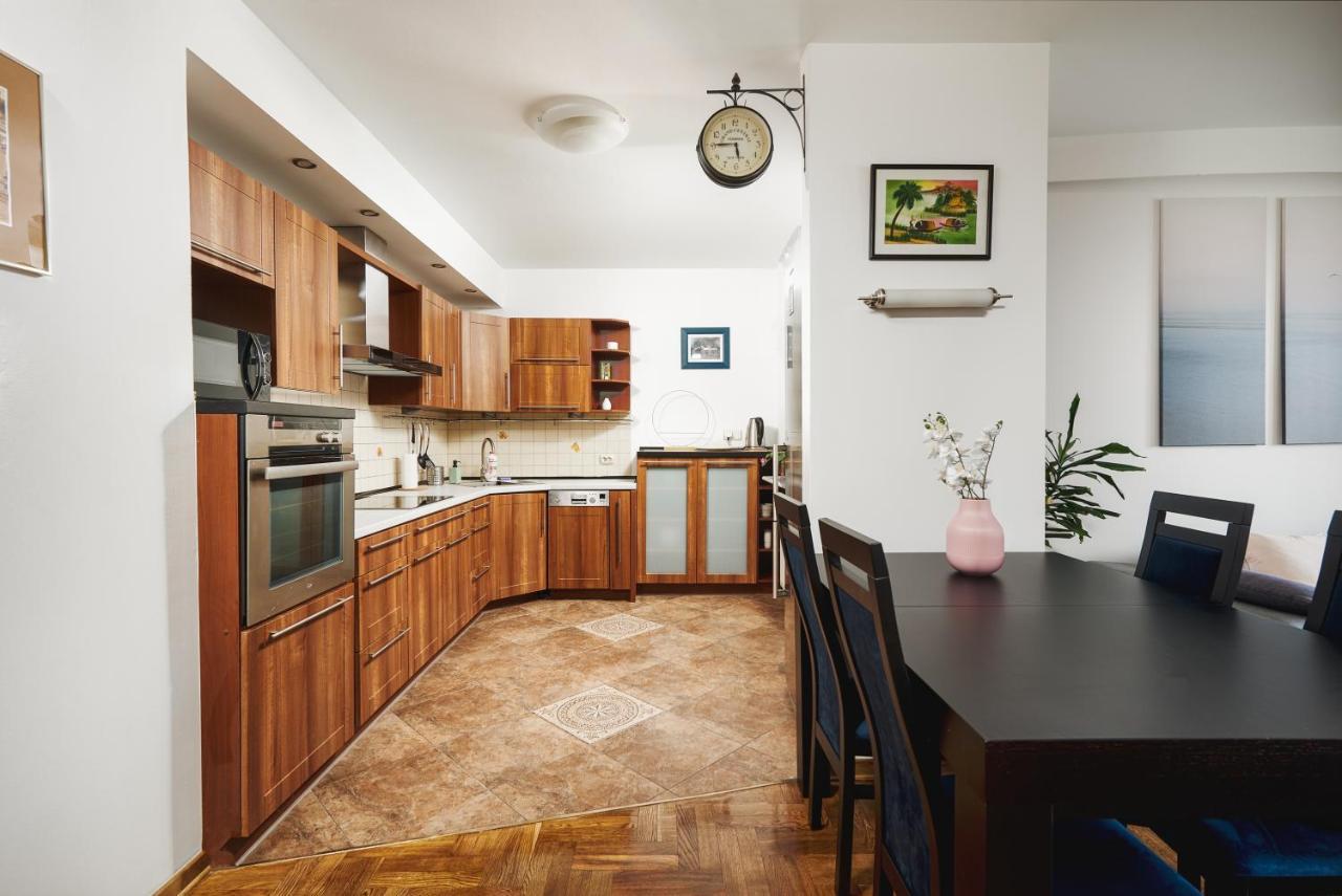 Family Apartment With A Terrace On Aleje Jerozolimskie Varşovia Exterior foto
