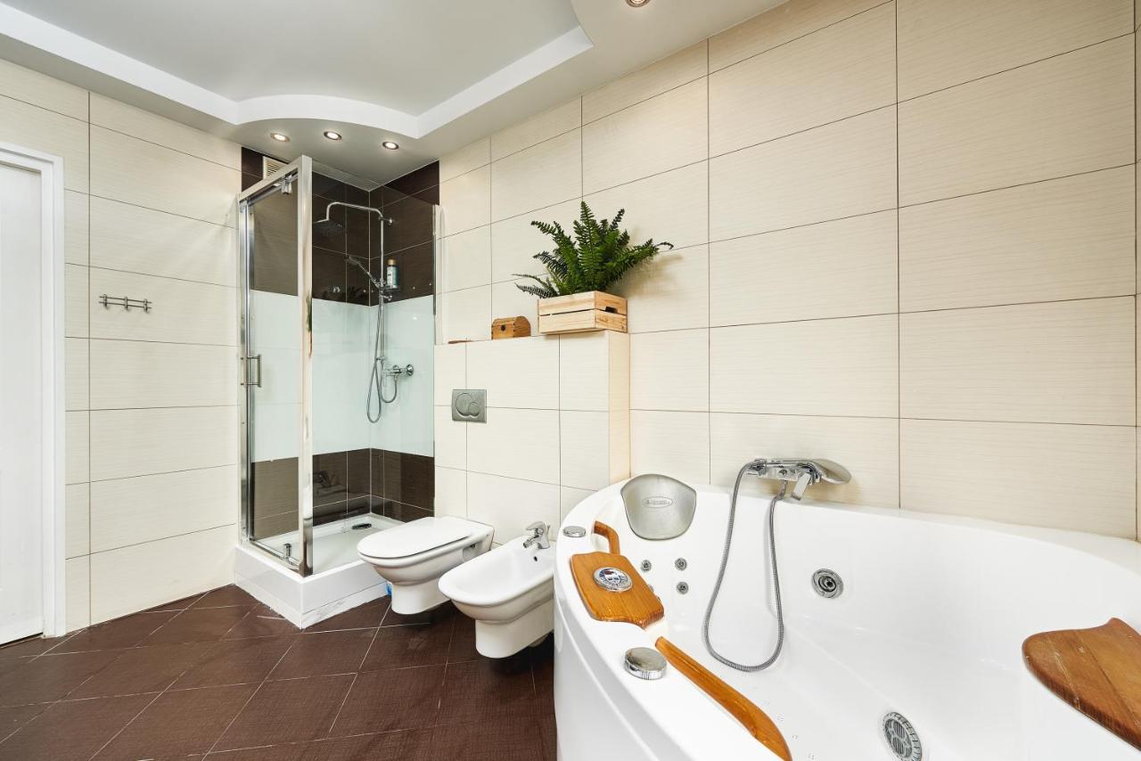 Family Apartment With A Terrace On Aleje Jerozolimskie Varşovia Exterior foto