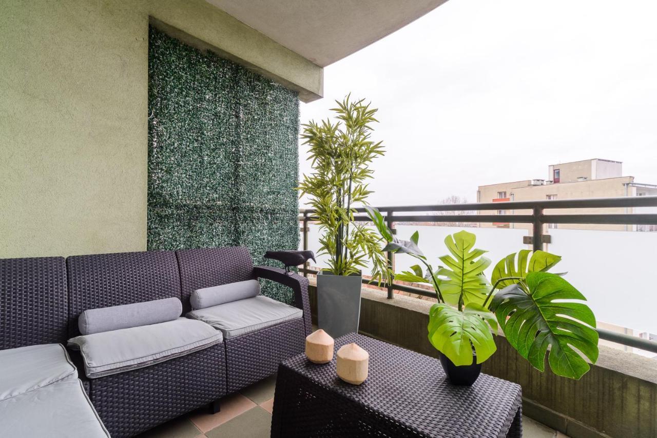 Family Apartment With A Terrace On Aleje Jerozolimskie Varşovia Exterior foto