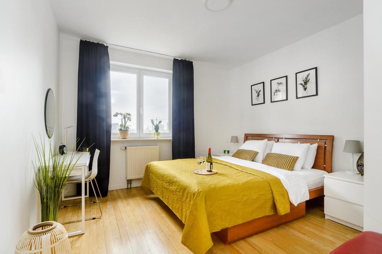 Family Apartment With A Terrace On Aleje Jerozolimskie Varşovia Exterior foto