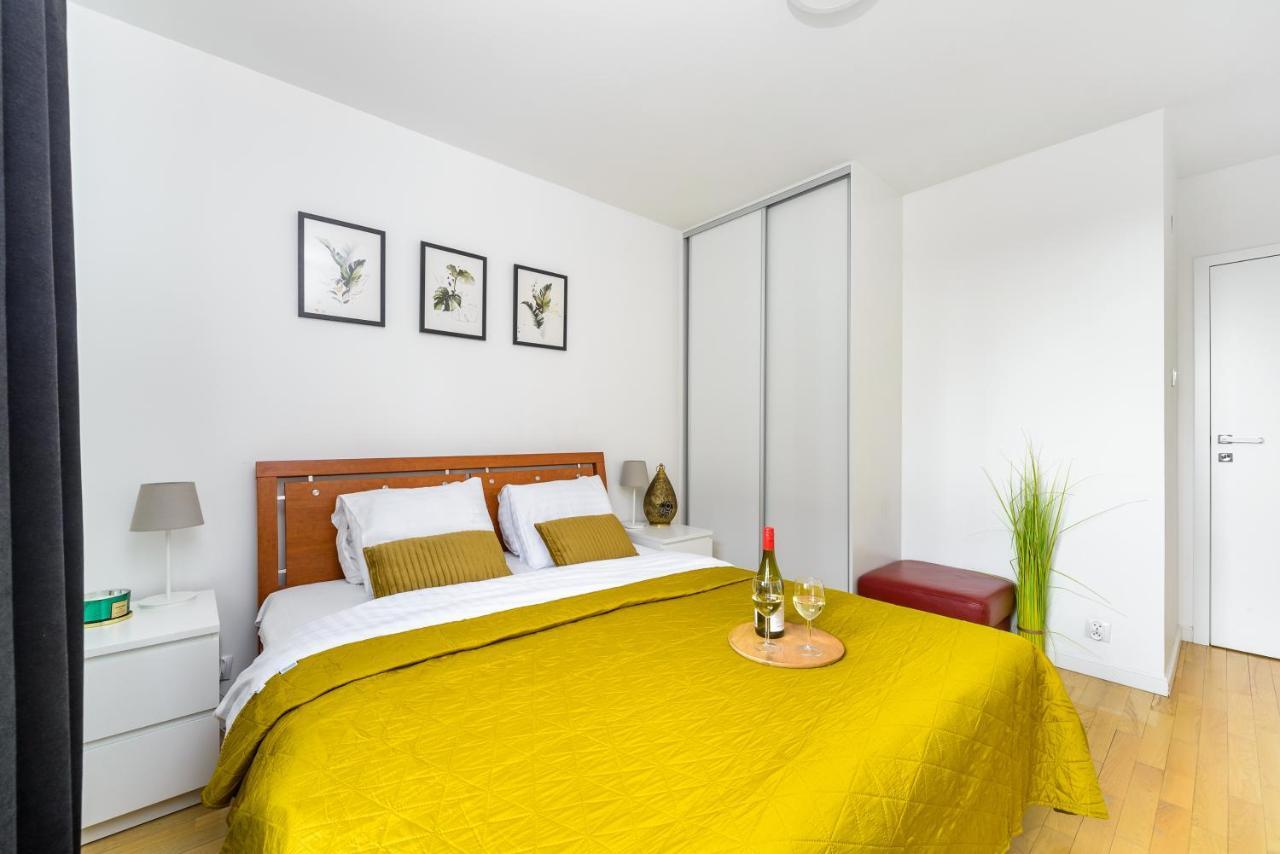 Family Apartment With A Terrace On Aleje Jerozolimskie Varşovia Exterior foto