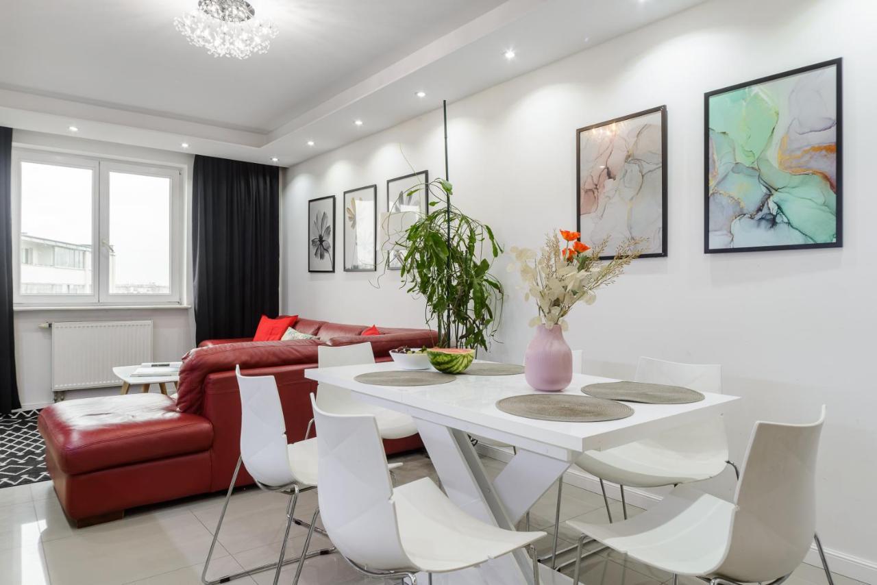 Family Apartment With A Terrace On Aleje Jerozolimskie Varşovia Exterior foto