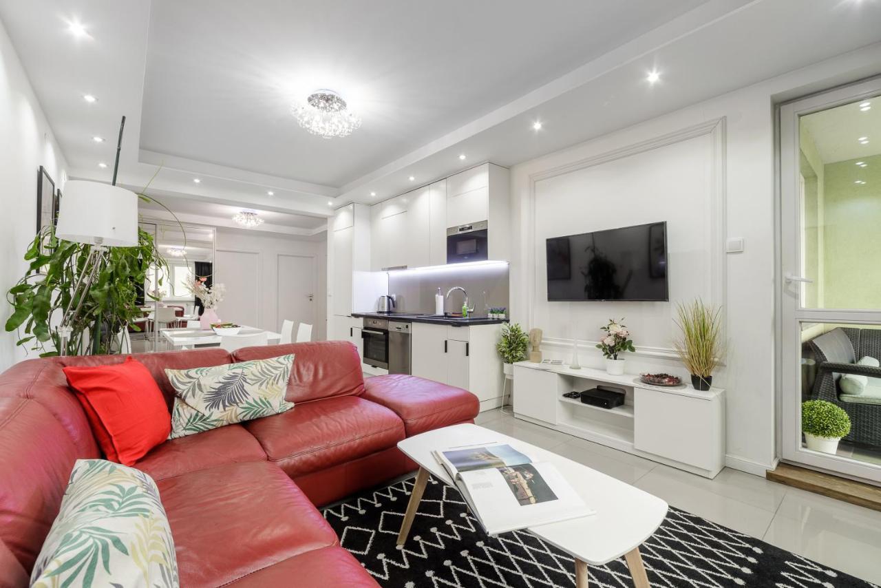 Family Apartment With A Terrace On Aleje Jerozolimskie Varşovia Exterior foto